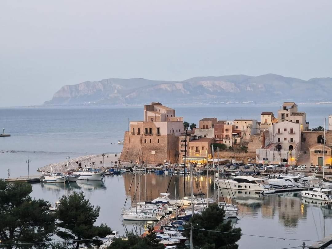 Appartamento Golden House Castellammare del Golfo Esterno foto