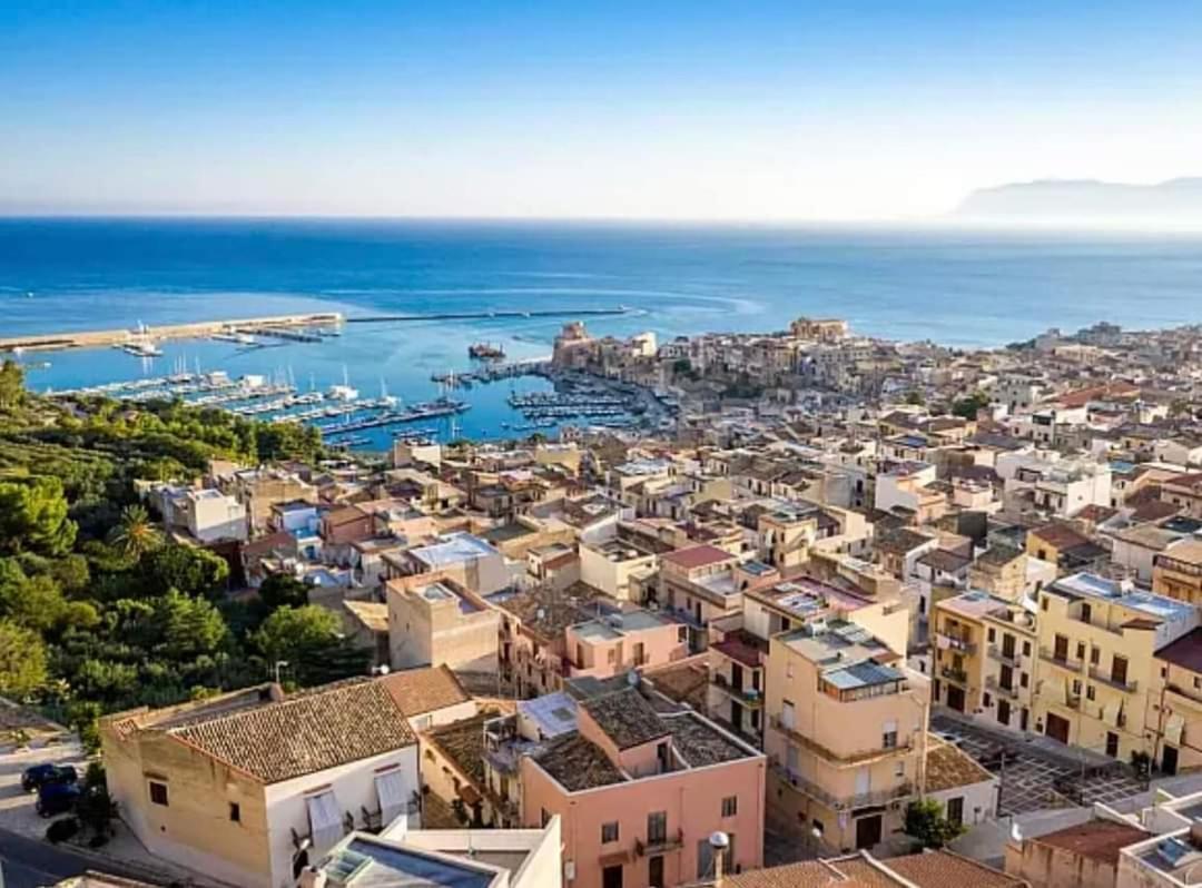 Appartamento Golden House Castellammare del Golfo Esterno foto